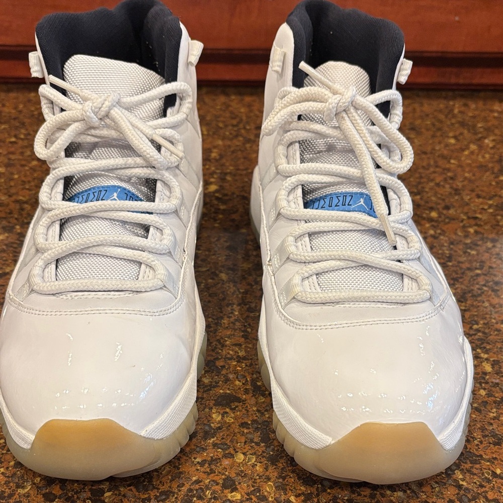 Nike White and Blue High-Top Sneakers Vintage 2014 - Picture 2 of 5